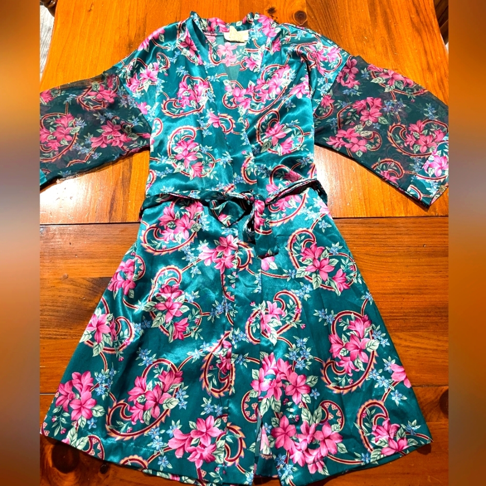 Dentelle Vintage Women's Floral Green and Pink Satin Wrap Robe Size Medium‎